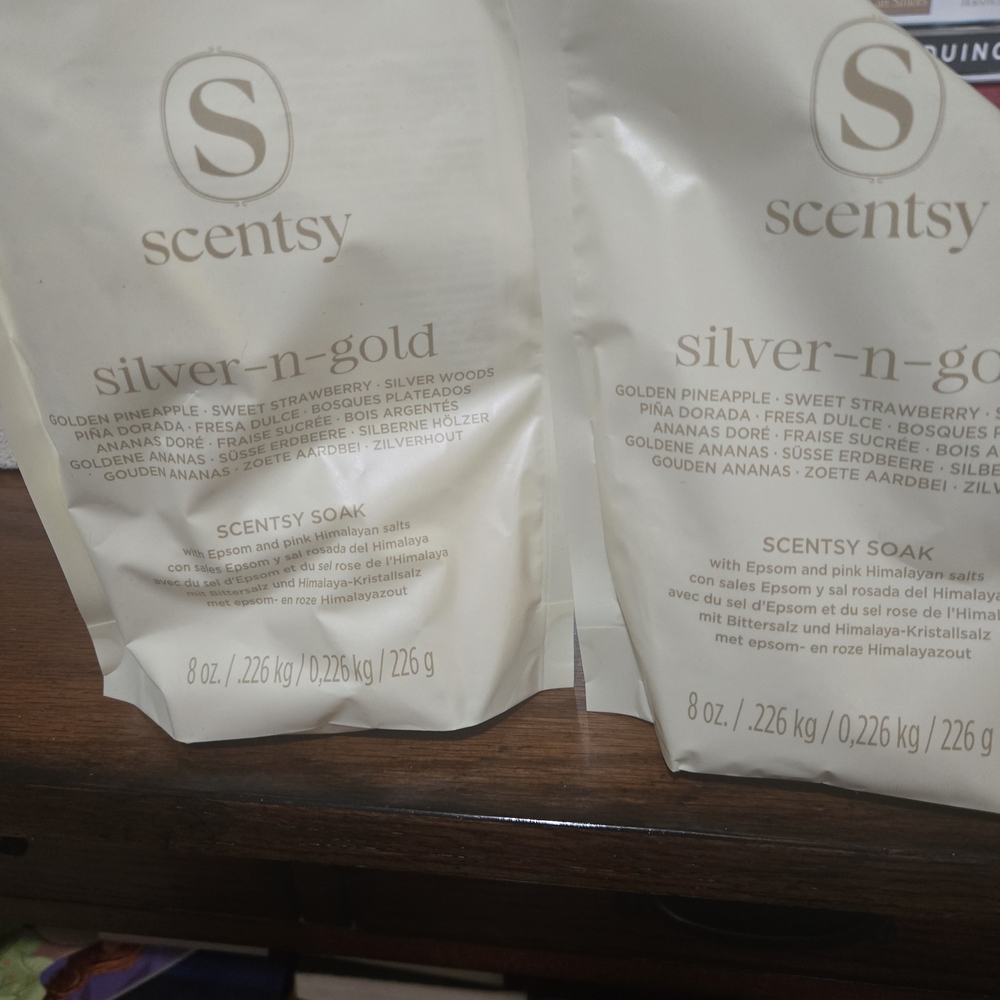 Scentsy Silver and Gold Bath Soak
